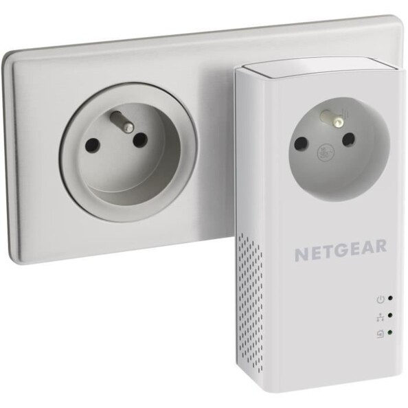 Adaptateur CPL Netgear PL1000 avec prise branché sur secteur.