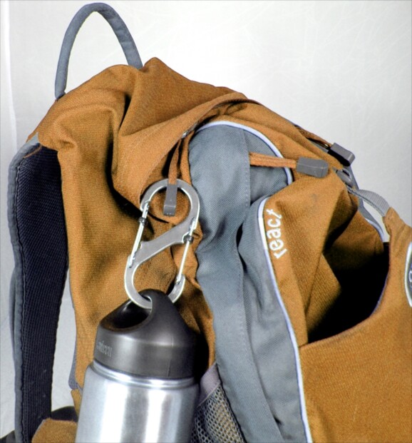 Mousqueton S-Biner SlideLock, taille 4 mis en situation.