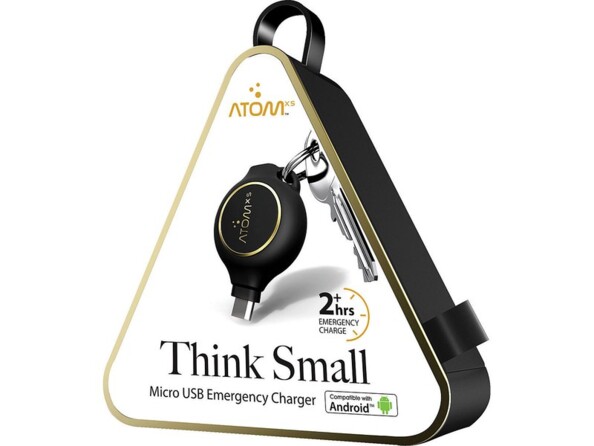 Mini batterie de secours E-Charger KM800 dans son emballage triangulaire avec câble de chargement Micro-USB vers USB-A et mode d’emploi en français