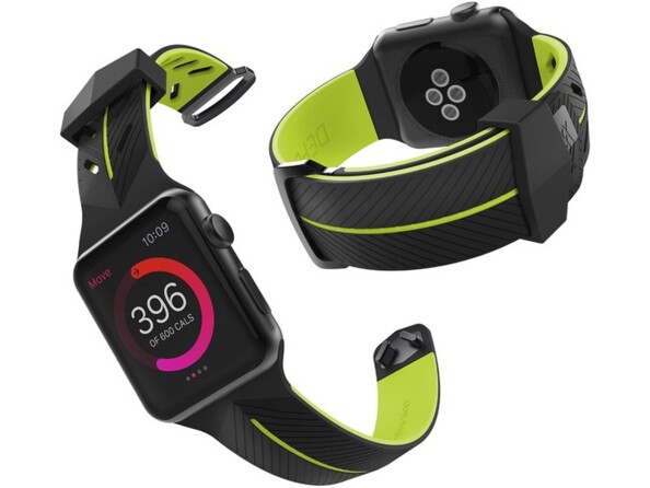 Mise en situation du bracelet noir/vert X-Doria en silicone fixé à une montre connectée type Apple Watch
