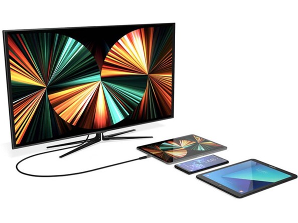 Mise en situation du branchement d'une tablette à un écran externe par câble adaptateur USB-C vers DisplayPort