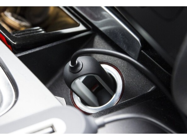 Chargeur Novodio connecté au port allume-cigare