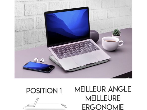 Position 1 de base avec inclinaison légère d'un ordinateur portable à l'écran annulé
