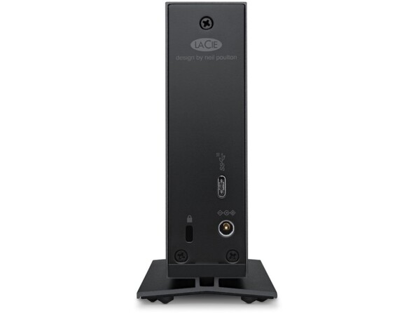 Arrière du disque dur externe d2 Professional LaCie sur support avec prise d'alimentation secteur, antivol Kensington et port USB-C
