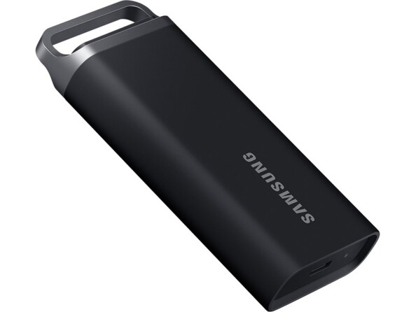Vue de biais du disque dur externe SSD Samsung avec port USB-C