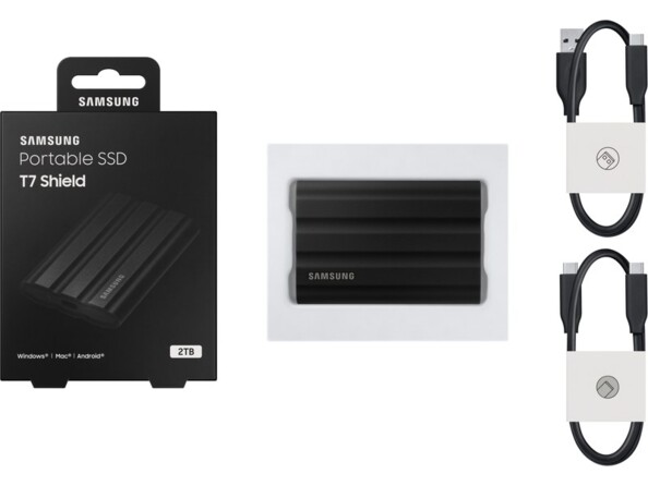 SSD Samsung T7 Shield dans son emballage avec câble USB-C vers USB-C, câble USB-C vers USB-A et mode d’emploi en français