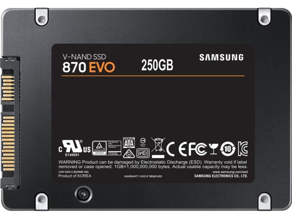 Arrière du SSD 870 EVO 250 GB SAMSUNG avec connecteur SATA, logos de traitement des déchets et spécifications techniques