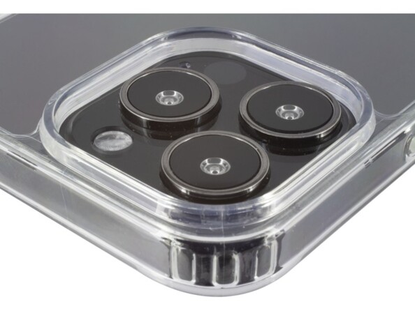 Gros plan sur les rebords surélevés protégeant les deux appareils photos de l'iPhone 13 Pro