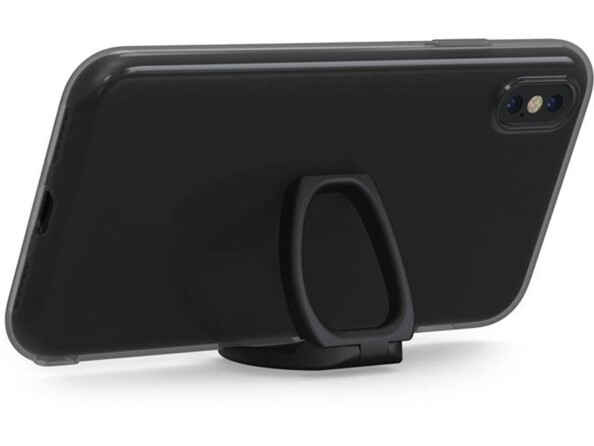 iPhone avec étui de protection noir posé à l'horizontale sur un anneau de support pliable pour smartphone