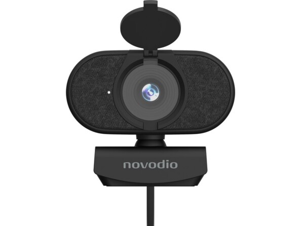 Vue de face de l'objectif de la webcam Novodio avec cache de confidentialité relevé