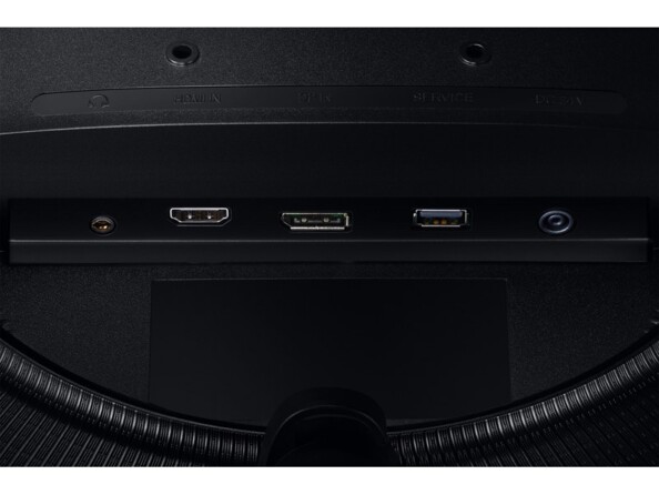 Zoom sur les connecteurs situés à l'arrière du PC gaming avec prise DC, prise jack, port HDMI, port DisplayPort et port USB-A