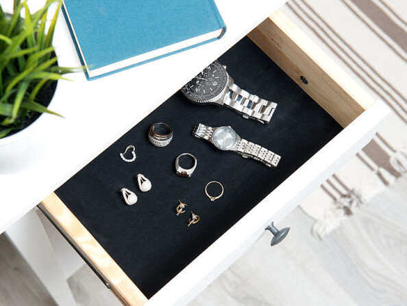 Film autocollant effet velours pour exposer des petits objets - 45 x 100 cm