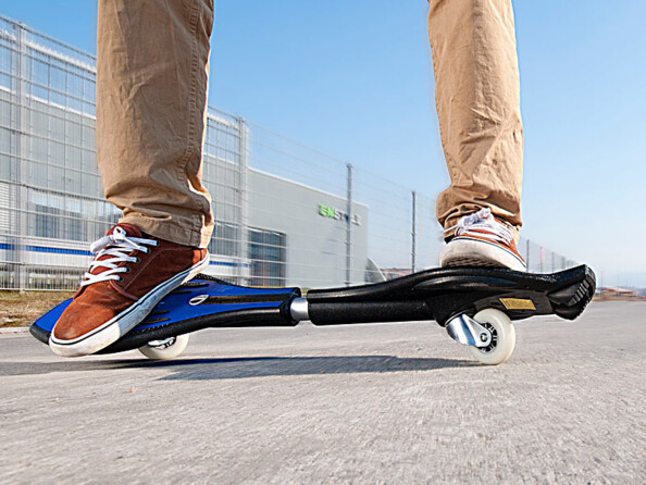 homme utilisant le Waveboard pour adultes, par Speeron