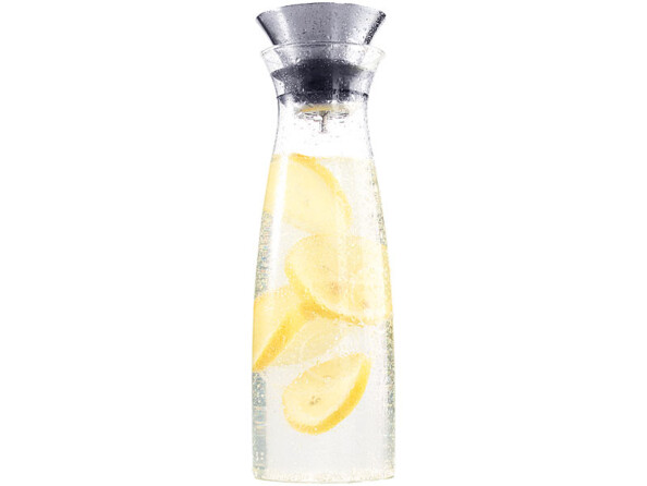 Carafe en verre avec passoire intégrée