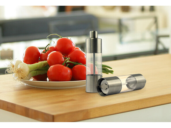 Set de salière et moulin à poivre mise en situation