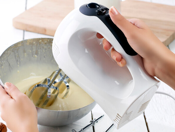 Batteur électrique à main