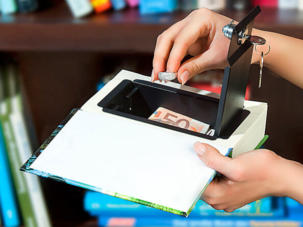 Livres coffre-fort en différentes tailles
