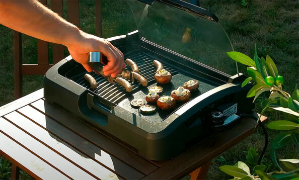 Barbecue électrique de table 2200 W Rosenstein & Söhne. Mise en situation.