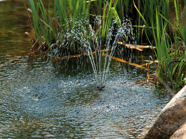 Fontaine de bassin solaire "Biosphère" Royal Gardineer. IPX8