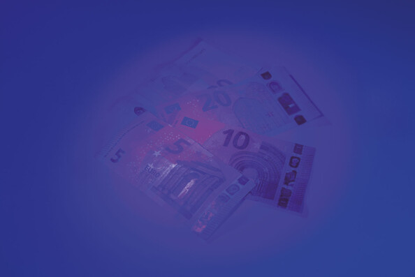 Cette lampe de proche permet aussi de vérifier la propreté dans une chambre d'hôtel, une salle de bain, des WC, etc