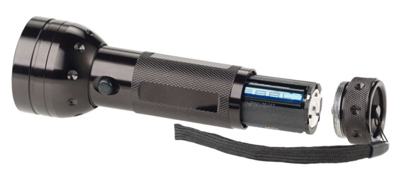lampe de poche LED UV alimenté par 3 piles AA