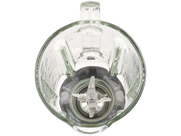 Avec ses lames en acier inoxydable, ce mixeur blender mixe finement et sans effort fruits, légumes et noix