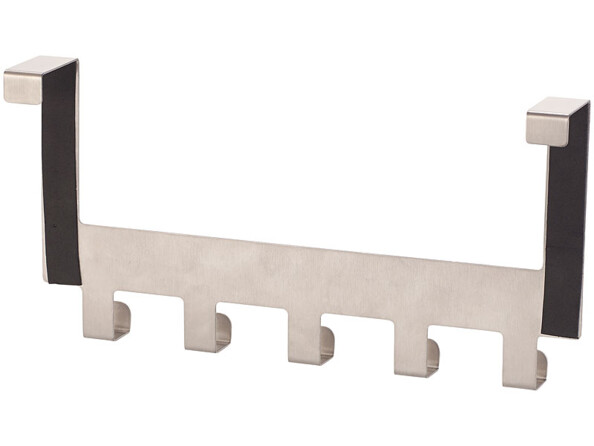 Il suffit de l'accrocher sur la porte la porte ne risque rien grace aux inserts en caoutchiuc