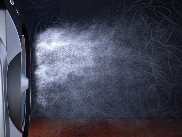 Ventilateur avec vaporisateur pour intérieur / extérieur