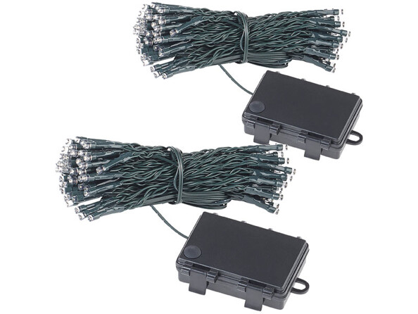 Deux guirlandes lumineuses de 32 mètres avec 320 LED chacune.