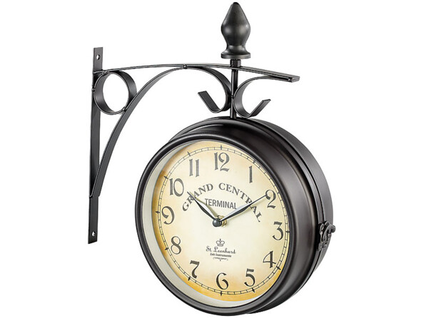 Horloge de gare rétro double face St. Leonhard. Une touche new-yorkaise : look romantique, timing précis