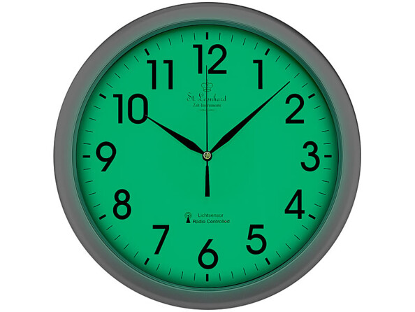 Horloge radio-pilotée. Eclairage en mode nuit.