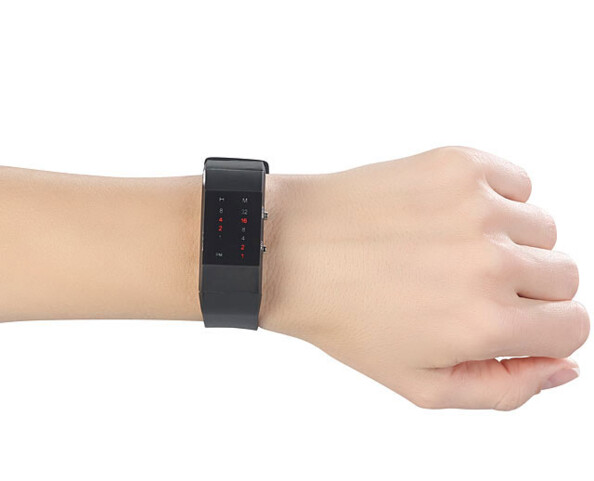 Montre à affichage binaire ''Future Line'' - modèle femme