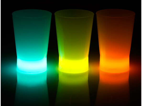 3 verres à shooters lumineux
