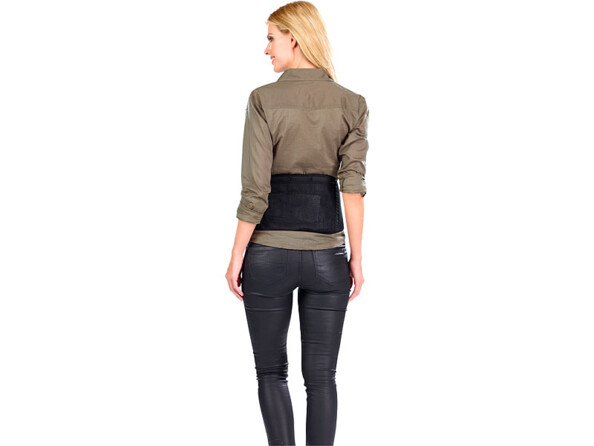 Ceinture lombaire vêtue par une mise en situation vue arriére