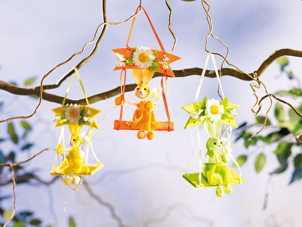 Lot de 3 Petits lapins décoratifs sur balançoire