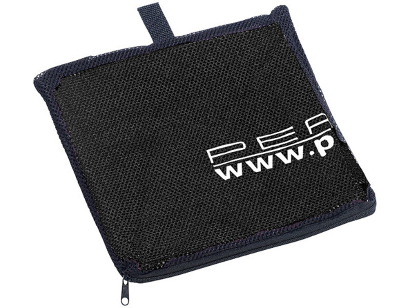 Serviette en microfibre de haute qualité, Dans son filet en nylon