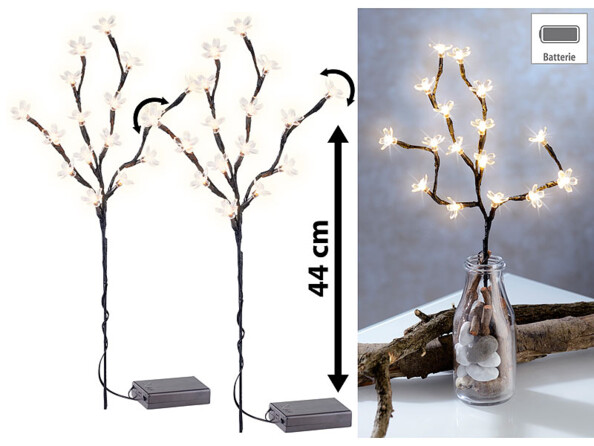 Deux branches ornées de 16 LED par Lunartec.