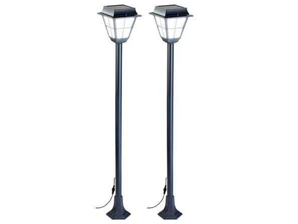 Lot de 2 lampadaires de jardin hybride à LED par Lunartec.