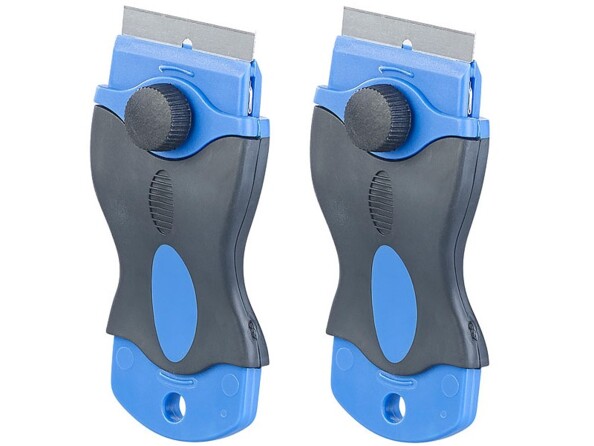 Deux racloirs pour surface plane de la marque Pearl.