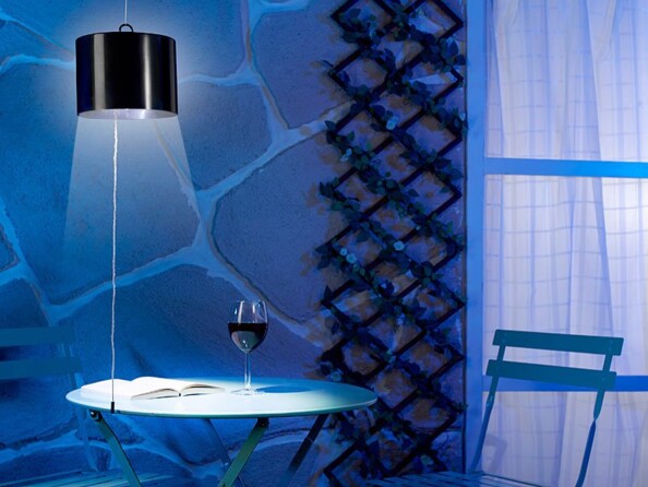 De la lumière gratuite pour vos soirées d'été, ce luminaire est autonome et nomade