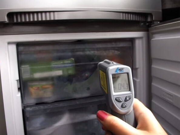 Thermomètre infrarouge ''sans contact'' avec pointeur laser