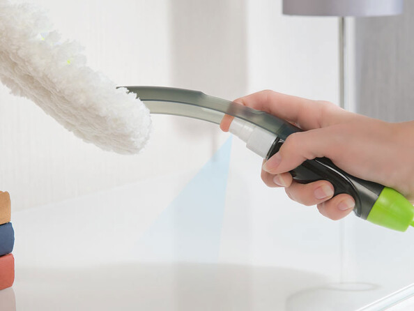 2 brosses nettoyantes 3 en 1 avec pulvérisateur