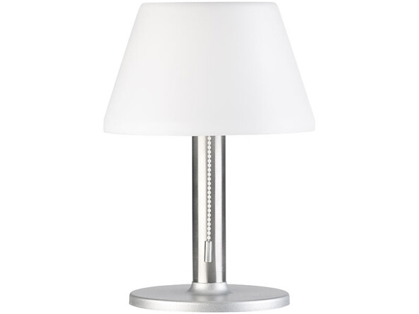 Luminaire LED sur pied avec boîtier blanc et gris protégé contre les projections d'eau (IP44) pour une utilisation en zone extérieure protégée et capteur de luminosité pour allumage automatique de la lampe dans l'obscurité