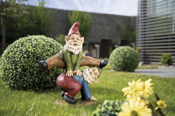 Nain de jardin ''Duo jouant à saute-mouton''