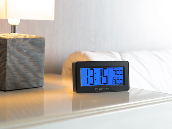 réveil très pratique à installer au mur ou sur une table