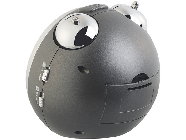 Réveil radio-piloté design rond rétro vu de dos.