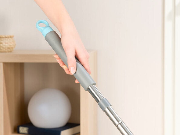 Balai-serpillière WM-15 avec une bonne prise en main.