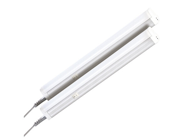 2 tubes luminescents T5 à LED, 30 cm, avec câble de raccordement