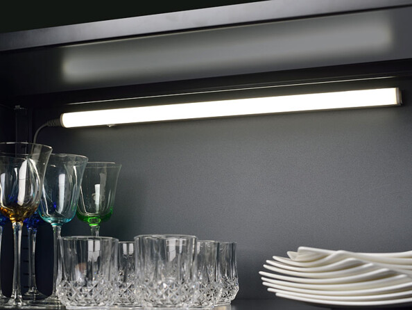 2 tubes luminescents T5 à LED, 30 cm, avec câble de raccordement