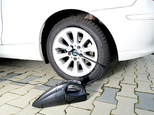 Aspirateur à main 12 V avec compresseur